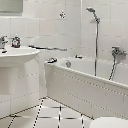 App 28 Regina Maris Apartment