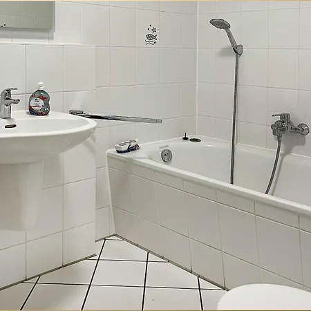 App 28 Regina Maris *