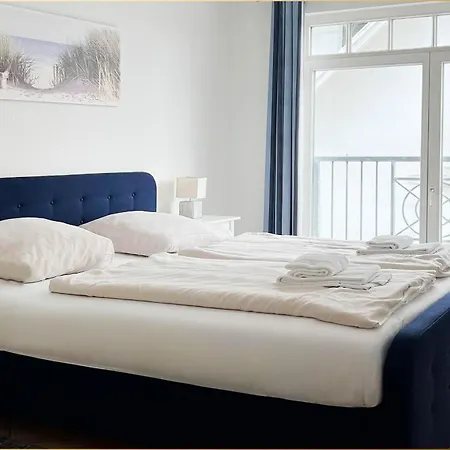 App 28 Regina Maris Apartment